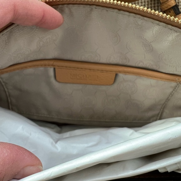 Michael Kors tan shoulder bag - Picture 3 of 6
